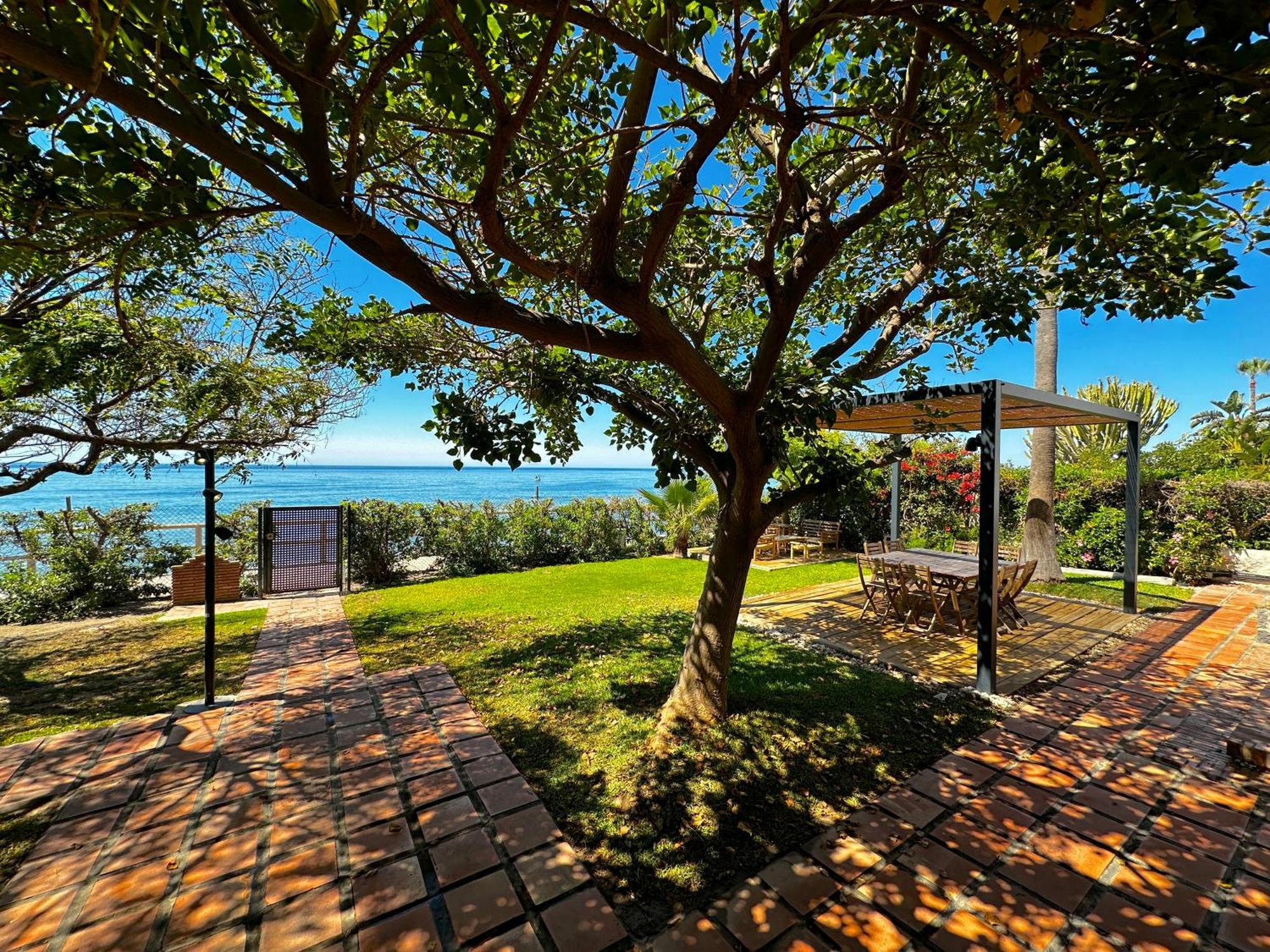 Villa Alboran Beachfront 9Pax 토레 데 베나갈본 외부 사진