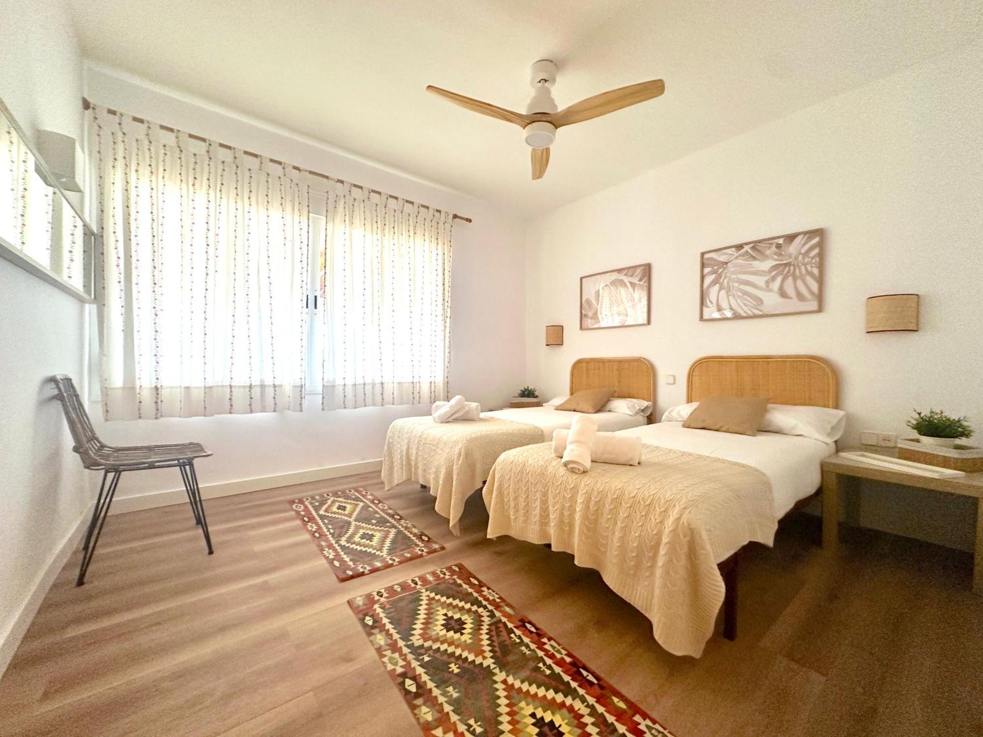 Villa Alboran Beachfront 9Pax 토레 데 베나갈본 외부 사진