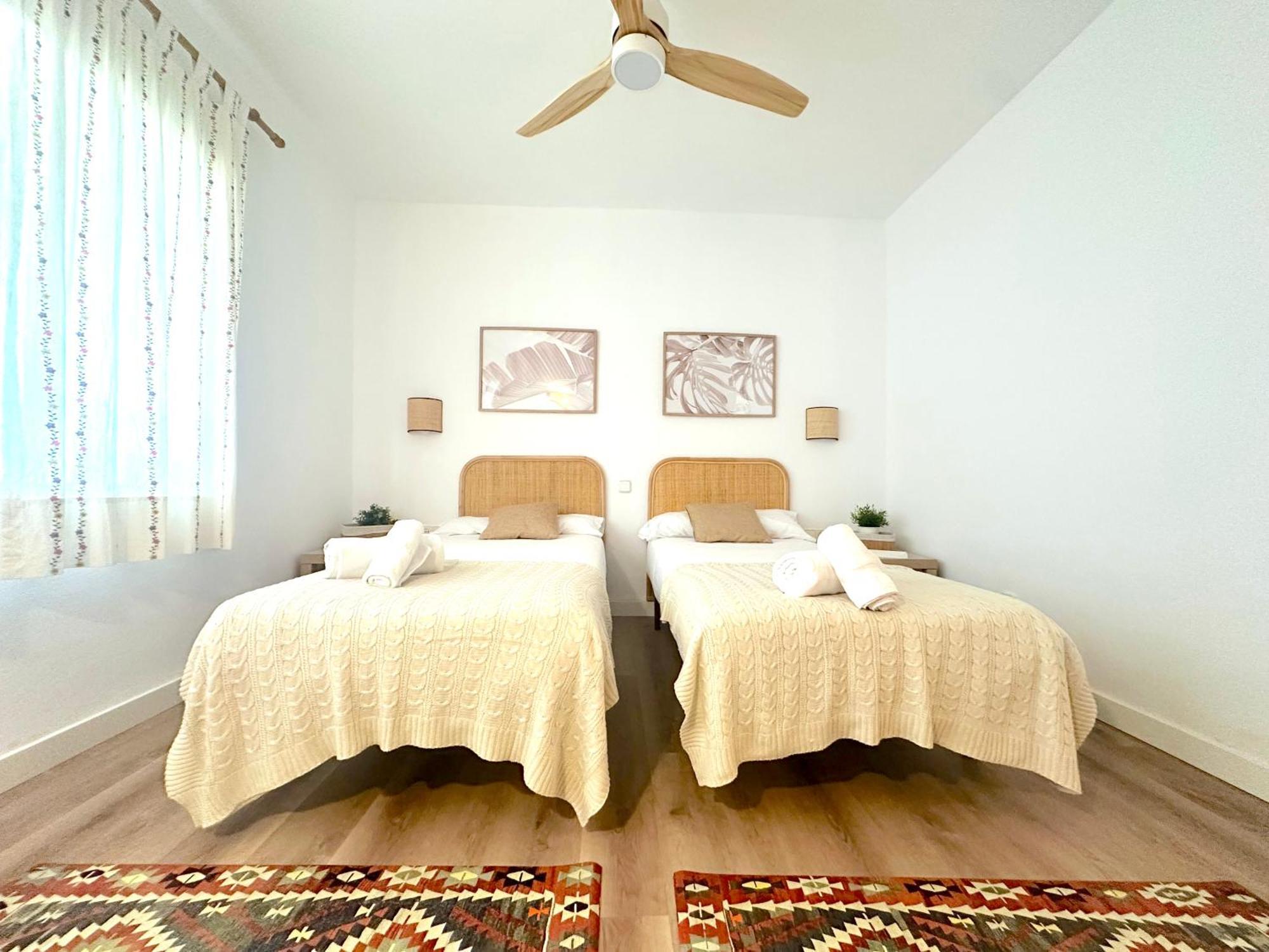 Villa Alboran Beachfront 9Pax 토레 데 베나갈본 외부 사진
